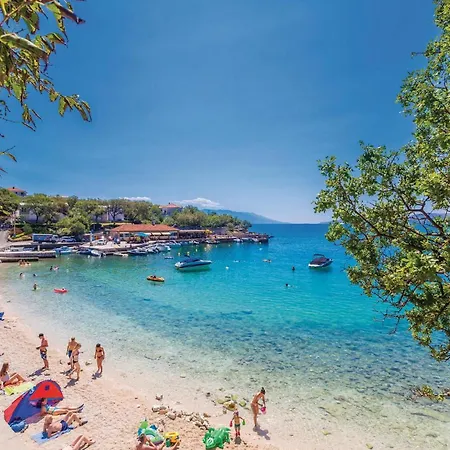 Stunning In With Wifi Appartamento Novi Vinodolski